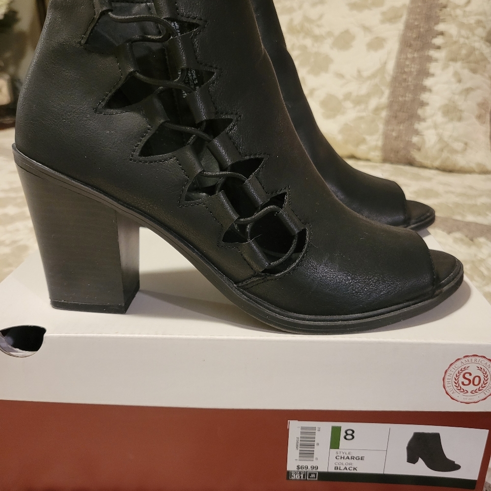 Shoes - Picture 3 of 3